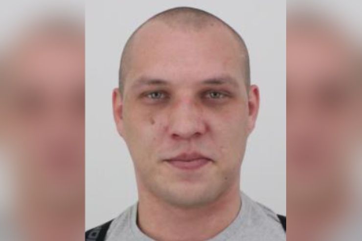 obrázek: Hledáme nebezpečného 30letého muže: Policisté žádají o pomoc veřejnost