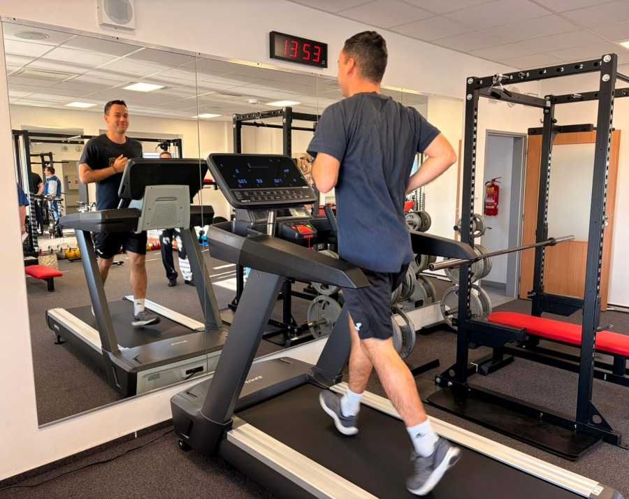 Hasiči z Bitozevsi posilují kondici s novým trenažerem od Nexenu