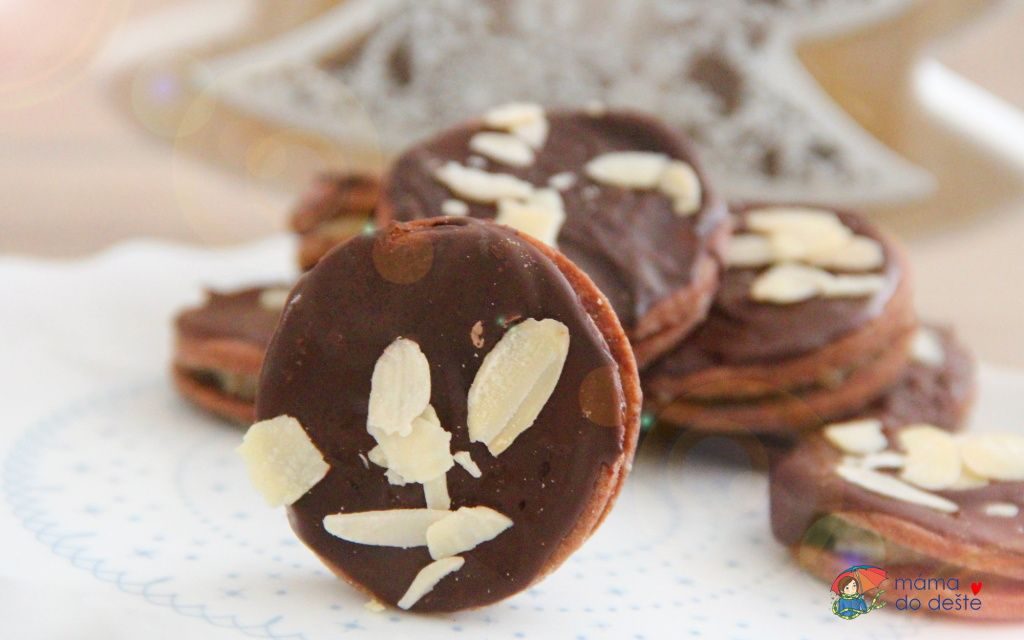 Dostal chuť na vánoční cukroví, teď má problém s policií