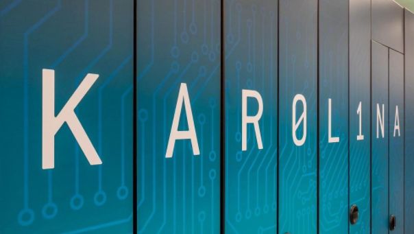 Superpočítač Karolina, který je umístěn v národním superpočítačovém centru IT4Innovations, obsadil 70. místo žebříčku nejvýkonnějších superpočítačů světa