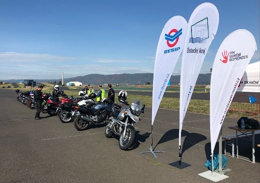 obrázek: Motocyklisté se seznámili na mosteckém polygonu se zásadami bezpečného chování na silnicích