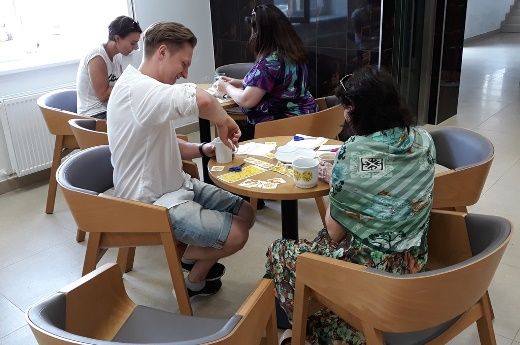 obrázek: Zahraniční novináři poznali krásu Ústeckého kraje. Navštívili porcelánku a projeli se po Labské cyklostezce