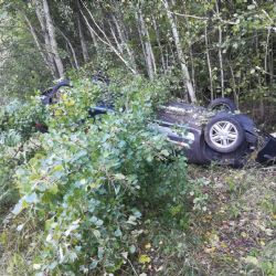 Dopravní nehoda osobního auta u obce Hlinná