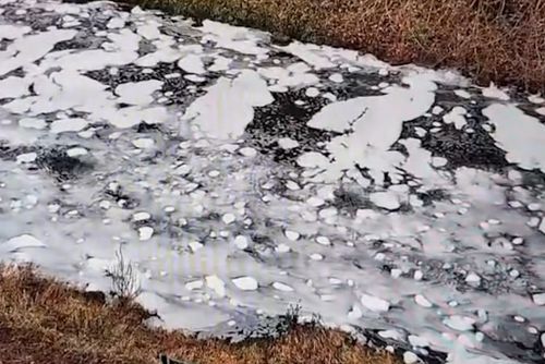 obrázek:Enaspol podezřelý ze zpěnění Bíliny