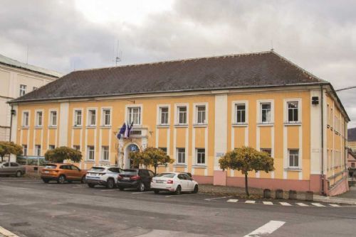 obrázek:Varnsdorfská radnice projde rekonstrukcí: bezbariérový přístup a nové atrium za 46 milionů