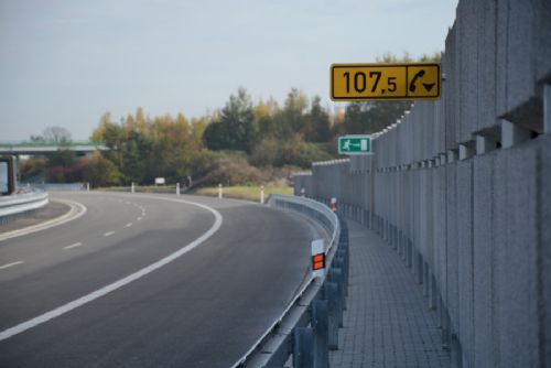 Foto: O prázdninách lidé nejvíce kupovali desetidenní dálniční e-známky