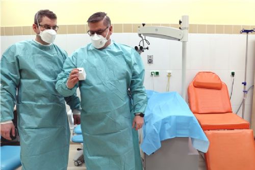 Foto: První pacientka v Ústeckém kraji dostala lék bamlanivimab