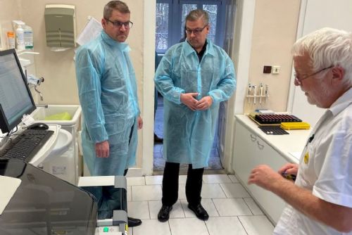 obrázek:Hejtman na návštěvě Zdravotnického ústavu v Ústí nad Labem